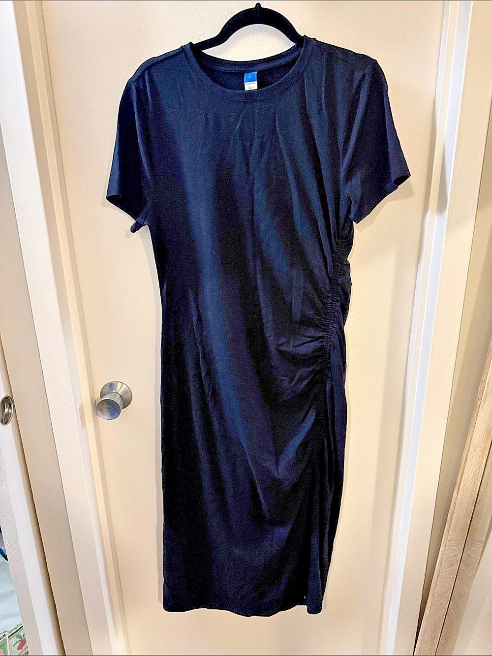 Old Navy Ruched Midi T-Shirt Dress Black